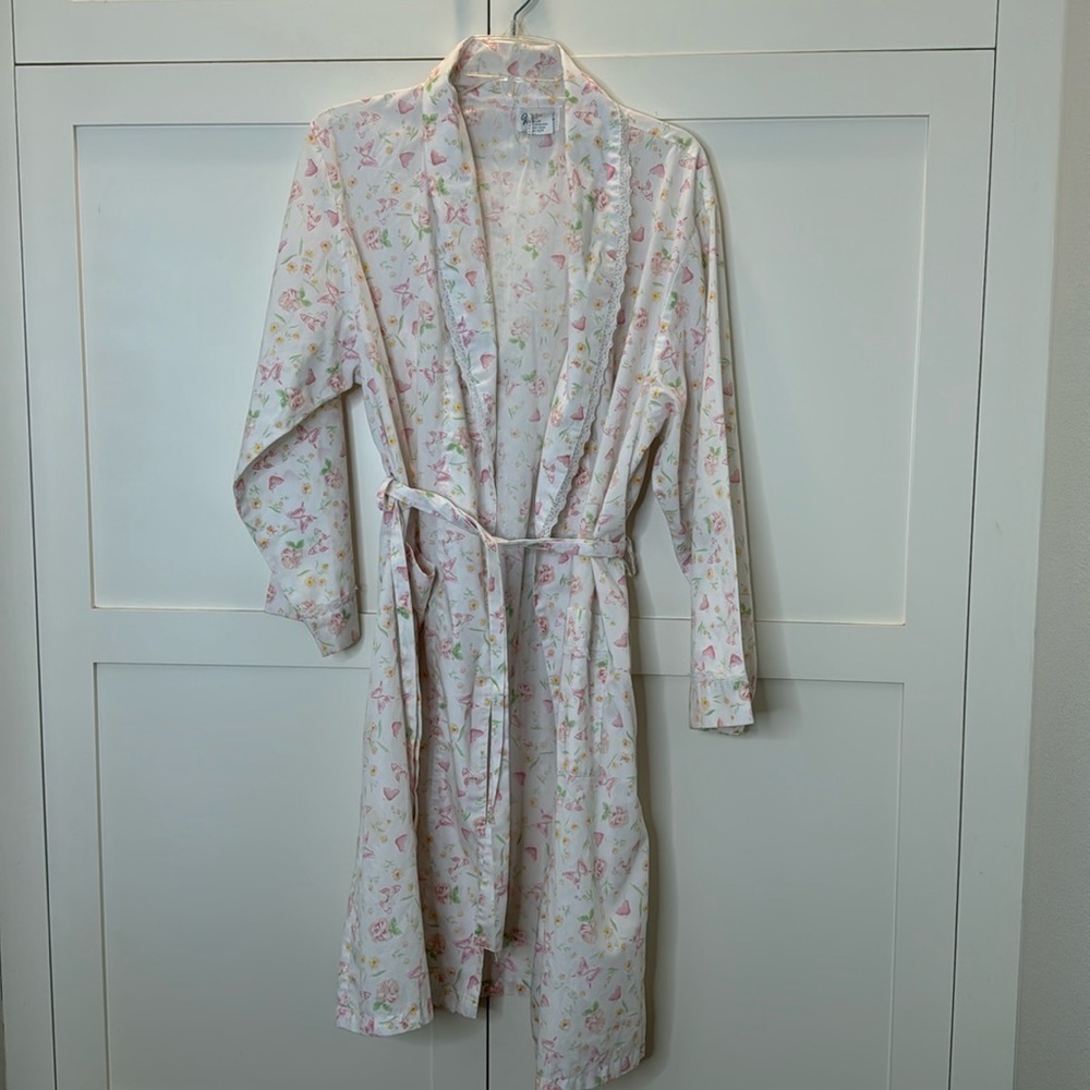 Vanity Fair Light weight floral robe size large